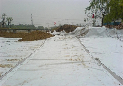 土工布的材料构成与特性